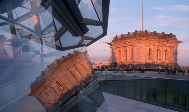 Dachterasse auf dem Reichstag bei Abendlicht