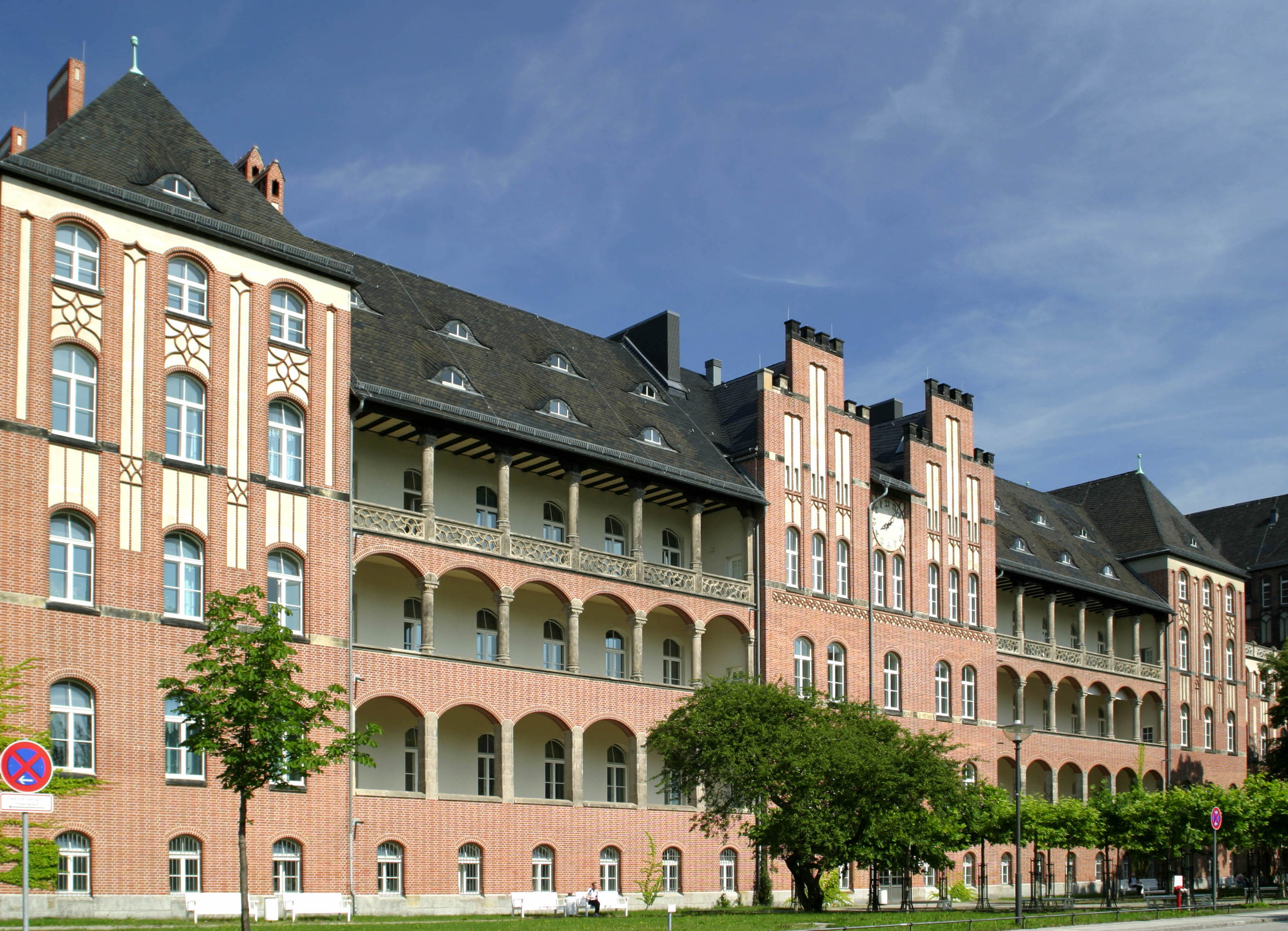 Charité Berlin, Größtes Akademisches Krankenhaus In Deutschland